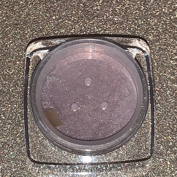 🍒2/$28 or 3/$38🍒 NEW - Lise Watier Loose Pigment Eyeshadow (Light Pink) - Picture 4 of 6